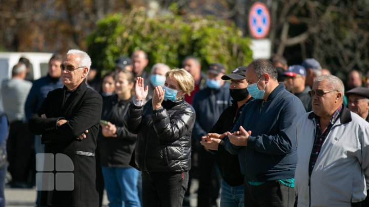 Protest la Comrat în susținerea procurorului general suspendat Alexandr Stoianoglo (FOTO)