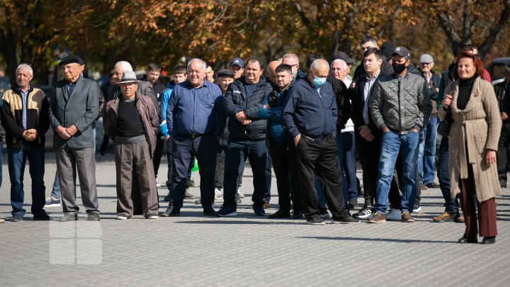 Protest la Comrat în susținerea procurorului general suspendat Alexandr Stoianoglo (FOTO)