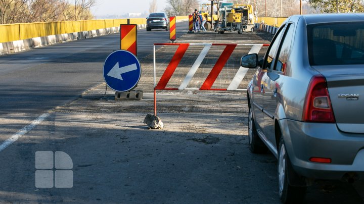 Lucrări de întreţinere periodică a podului care traversează râul Nistru în zona orașului Vadul lui Vodă (FOTOREPORT)