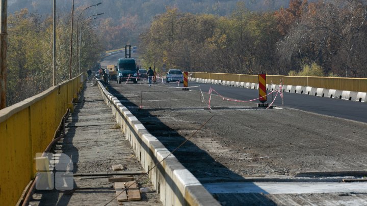 Lucrări de întreţinere periodică a podului care traversează râul Nistru în zona orașului Vadul lui Vodă (FOTOREPORT)