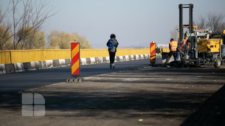 Lucrări de întreţinere periodică a podului care traversează râul Nistru în zona orașului Vadul lui Vodă (FOTOREPORT)