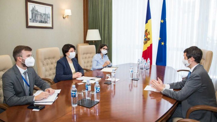 Natalia Gavriliță și Alberto Carlei au discutat aspectele colaborării Republicii Moldova cu Banca Europeană de Investiţii