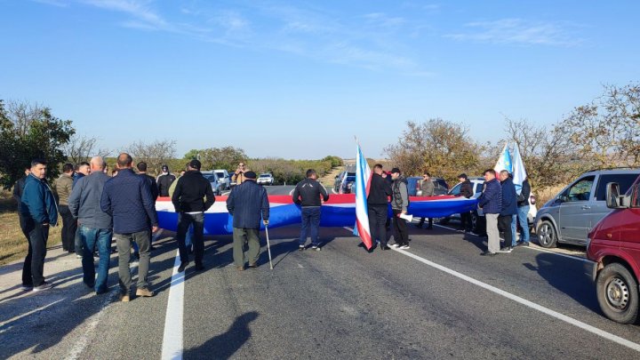 Protest la Comrat. Manifestanţii au blocat traseul Comrat-Chişinău (FOTO)