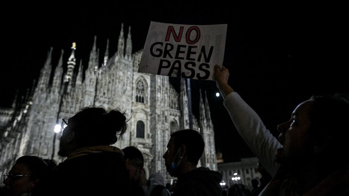 Protestele în Italia CONTINUĂ, după ce certificatul Covid a devenit obligatoriu