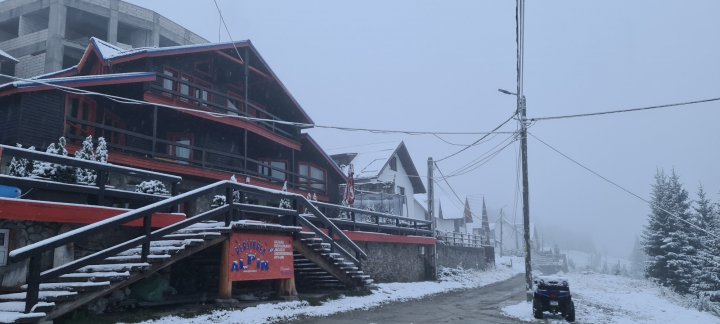 IARNA şi-a intrat în drepturi peste Prut. La munte NINGE ca în poveşti (FOTO)