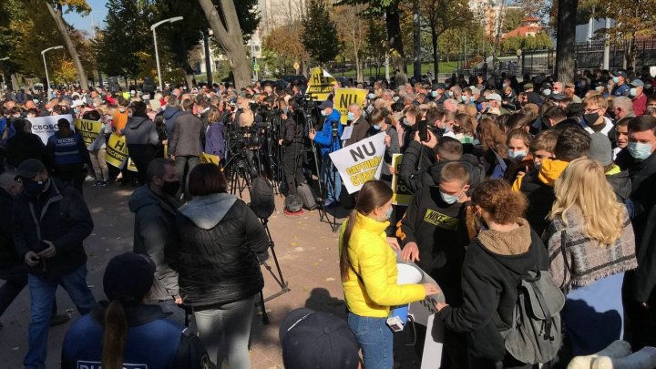 PROTEST în sprijinul procurorului general Alexandr Stoianoglo. "Să spunem NU dictaturii" (FOTO/VIDEO)