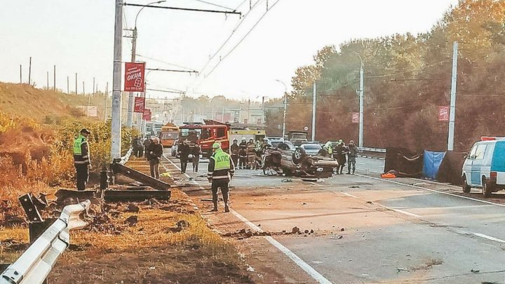 Accident fatal la Tighina. Un taximetrist a murit după ce a intrat cu BMW-ul într-un parapet (VIDEO) 