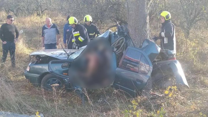 Accident TERIBIL în raionul Hâncești. Un minor, aflat pe bancheta din spate, a decedat (FOTO)