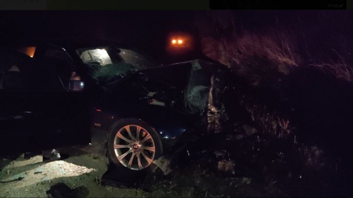 Accident tragic la Ungheni. O fetiță de 4 ani a murit, iar alte cinci persoane au ajuns în stare gravă la spital (FOTO)