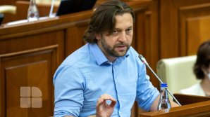 Vot la miez de noapte pentru proiectul lui Alaiba privind interzicerea publicității loteriei și pariurilor sportive. Documentul, adoptat pe ascuns de PAS