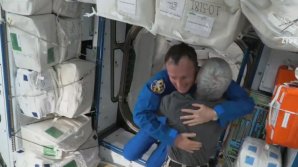 Capsula SpaceX cu cei patru astronauţi la bord a andocat la Staţia Spaţială Internaţională (VIDEO)