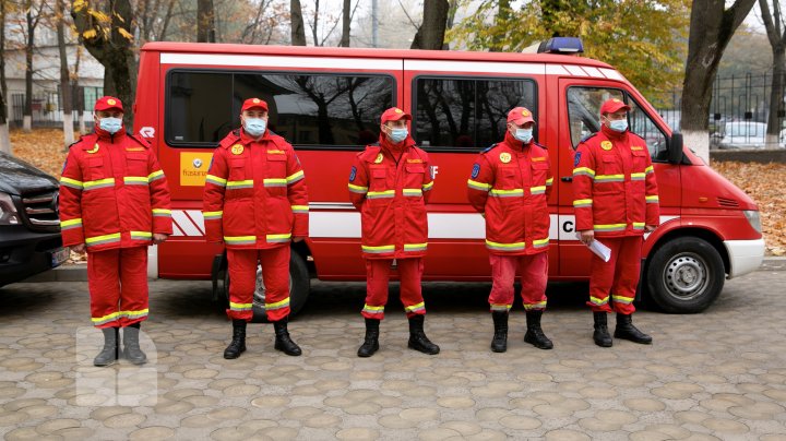 Încă 27 de medici din Moldova au plecat la Iaşi pentru a-i ajuta pe colegii de peste Prut în lupta cu pandemia (FOTO)