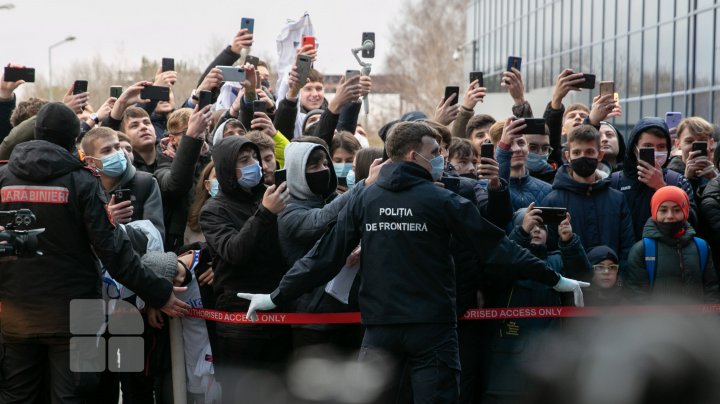 STELELE REALULUI, în Moldova. Galacticii au fost întâmpinați de zeci de suporteri (FOTOREPORT)