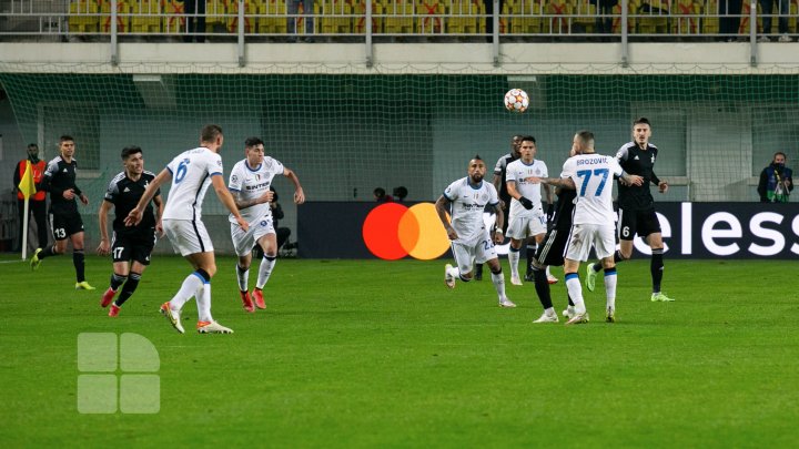 Atmosferă FEERICĂ la Tiraspol! Mii de suporteri au privit cu sufletul la gură meciul Sheriff-Inter (FOTO)