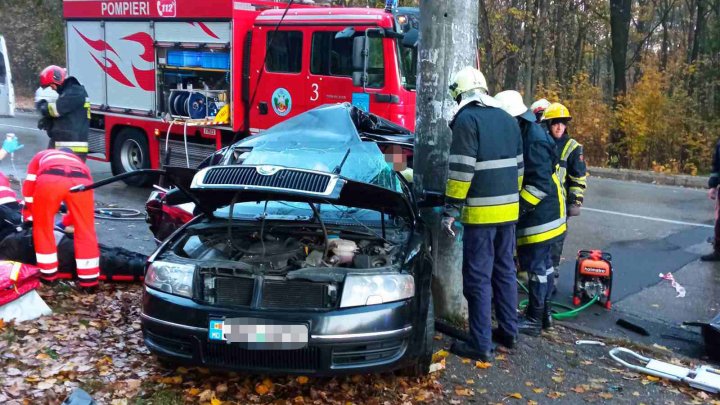 Detalii despre ACCIDENTUL CUMPLIT, produs în sectorul Buiucani. Victimele sunt angajați ai Guvernului. Vezi cui aparţine maşina