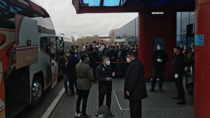 Jucătorii și antrenorii echipei Real Madrid au aterizat pe Aeroportul Internațional Chişinău (FOTO)