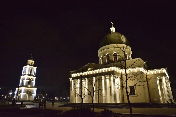 Atmosferă de poveste în Capitală. Cum arată pomul de Crăciun care va fi inaugurat mâine (FOTO)