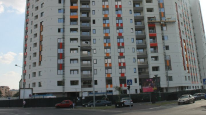 Au rămas fără locuințe, dar și fără bani. Drama a 25 de locuitori ai Capitalei care au investit mii de euro în apartamente