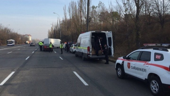 VERIFICĂRI în mai multe localităţi din ţară. Peste 2000 de polițiștii, antrenaţi într-o OPERAŢIUNE de AMPLOARE (FOTO)