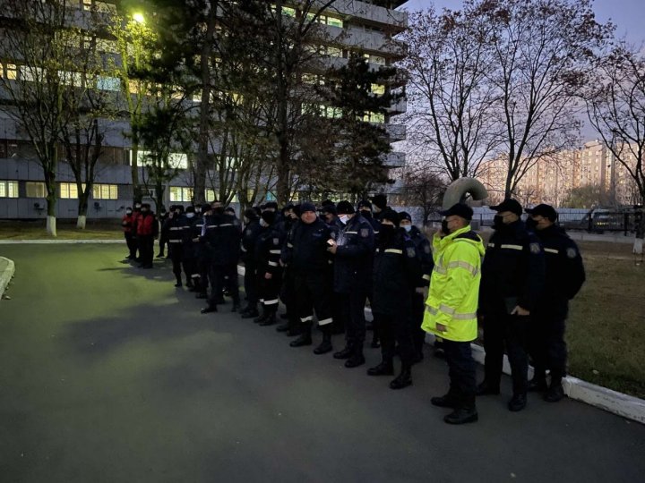 51 de pompieri şi 11 autospeciale, la faţa locului. Vezi ce s-a întâmplat la Spitalul Republican din Capitală (VIDEO/FOTO)