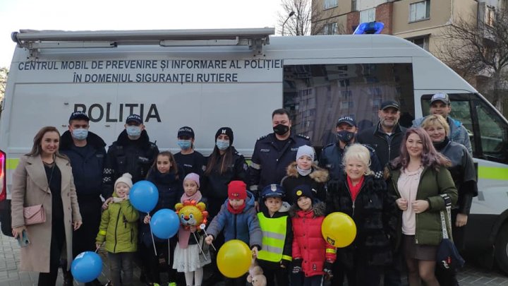 Surpriză uriașă pentru un copil de 5 ani. De ziua lui, el a fost felicitat de angajații poliției (FOTO)