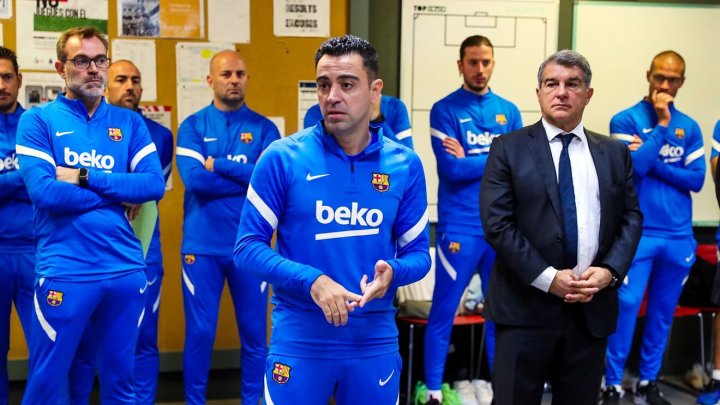 Noul antrenor al FC Barcelona s-a întâlnit cu unii jucători ai echipei și le-a prezentat membrii staff-ului său