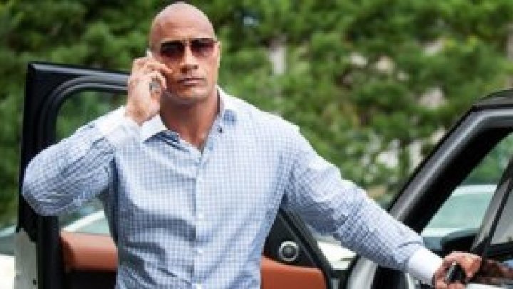 Dwayne Johnson, supranumit şi „The Rock”, spune că nu va mai folosi arme reale la filmări, după cazul Alec Baldwin