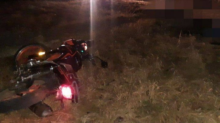 GRAV accident în raionul Drochia. Doi fraţi au murit după ce s-au izbit cu motocicleta într-un stâlp