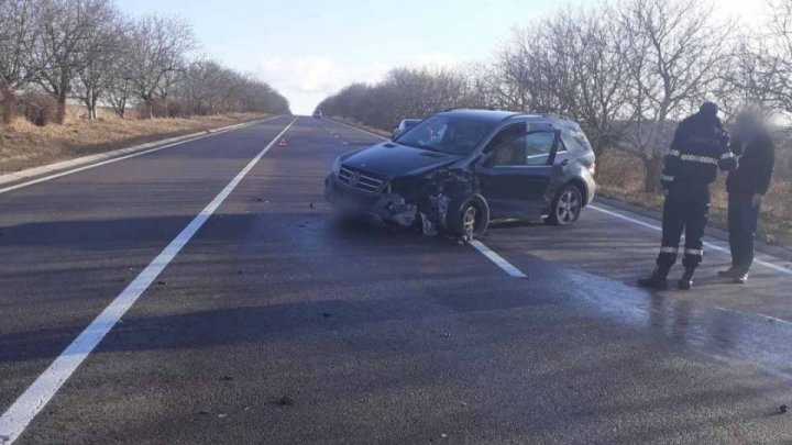 Accident în lanț, la Soroca. Trei mașini avariate, un bărbat transportat la spital (FOTO)