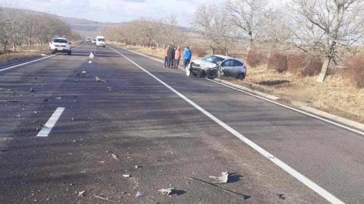 Accident în lanț, la Soroca. Trei mașini avariate, un bărbat transportat la spital (FOTO)