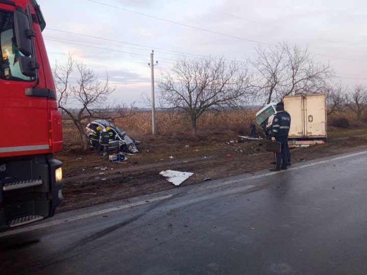 Accident GRAV în raionul Ştefan Vodă. Şase persoane au decedat în urma impactului (FOTO)