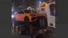 AŞA CEVA NU AI MAI VĂZUT. Un Lamborghini parcat neregulamentar, evacuat din centrul Capitalei (VIDEO)