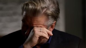 Lovitură puternică pentru Alec Baldwin: Familia regizoarei Halyna Hutchins l-a dat în judecată din cauza împușcării mortale a acesteia