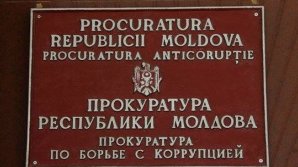 Procurorii anticorupție au descins cu percheziții la domiciliul șefului adjunct al Poliției Capitalei