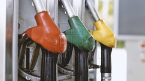 Benzina continuă să se ieftinească. ANRE a afișat noile prețuri plafon 