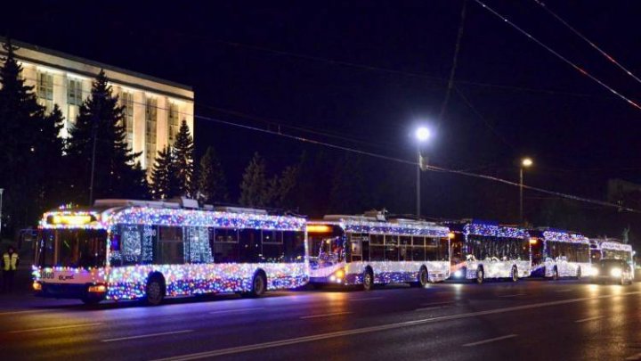 În seara de Revelion pe străzile Capitalei vor circula troleibuze decorate. Două dintre acestea sunt de epocă