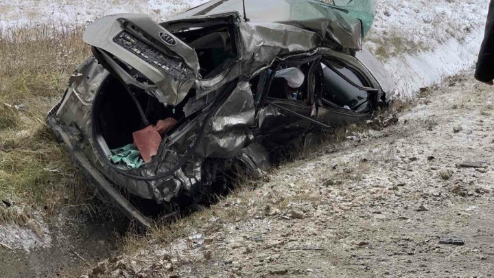 Un tânăr de 20 de ani a decedat în urma unui GRAV accident rutier