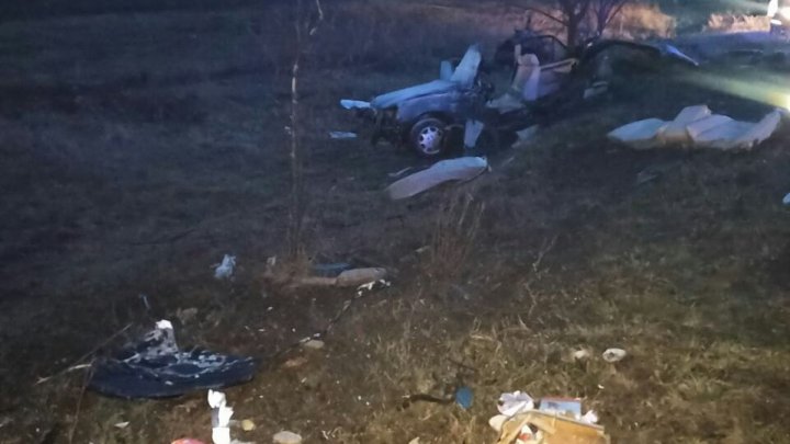 Accident teribil în raionul Fălești. Mașina a fost făcută zob, iar șoferul a decedat (FOTO)