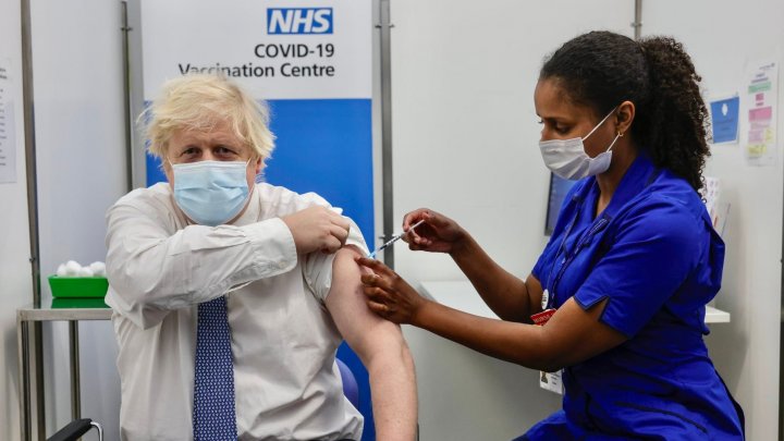 Boris Johnson a primit joi doza booster a unui vaccin anti-COVID