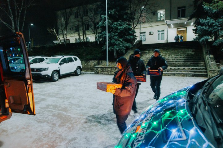 În premieră, Poliţia de Frontieră a dat start Caravanei de Crăciun. Astăzi a pornit în sudul ţării (FOTO)