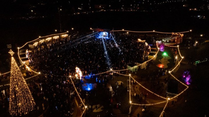 Atmosferă de poveste la Târgul de Crăciun din cel mai mare parc de distracții - "Orheiland"