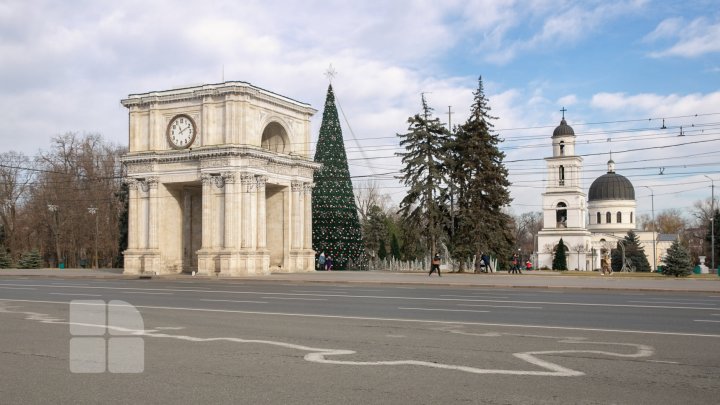 METEO de WEEKEND: Vreme friguroasă şi precipitaţii în unele zone ale ţării