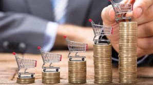 Deprecierea monedei naţionale continuă. Cum explică experţii acest fenomen