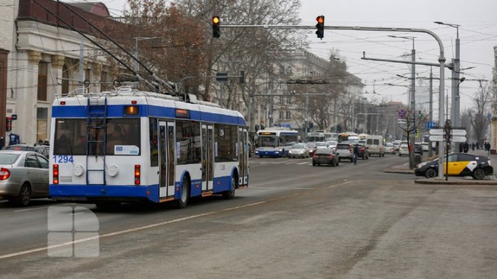 RAZII în transportul public. Moldovenii continuă să ignore regulile epidemiologice (FOTO)