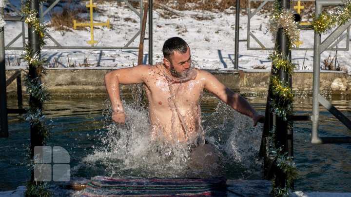 Tradiții de Bobotează la Condrița (FOTOREPORT)