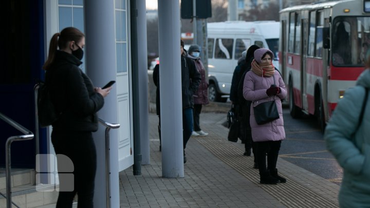 RAZII în transportul public. Moldovenii continuă să ignore regulile epidemiologice (FOTO)