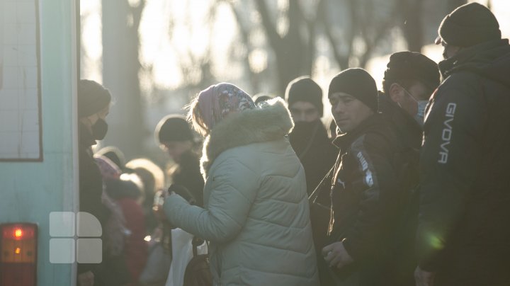 RAZII în transportul public. Moldovenii continuă să ignore regulile epidemiologice (FOTO)