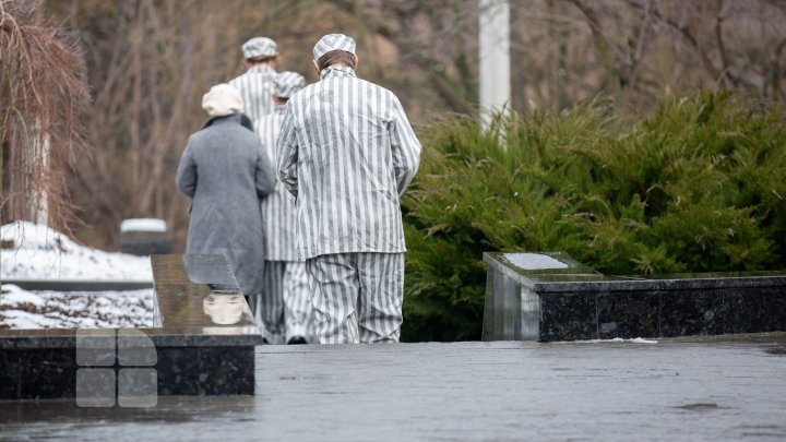 Zeci de oameni s-au adunat la Chișinău pentru a comemora victimele Holocaustului