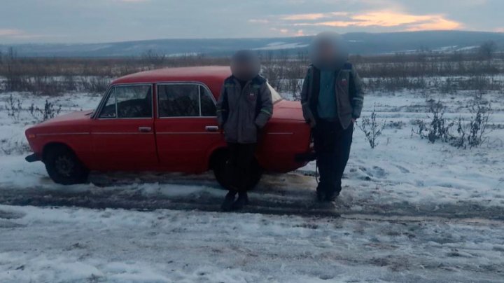 Descoperirea făcută de poliţiştii de frontieră în maşina a doi moldoveni