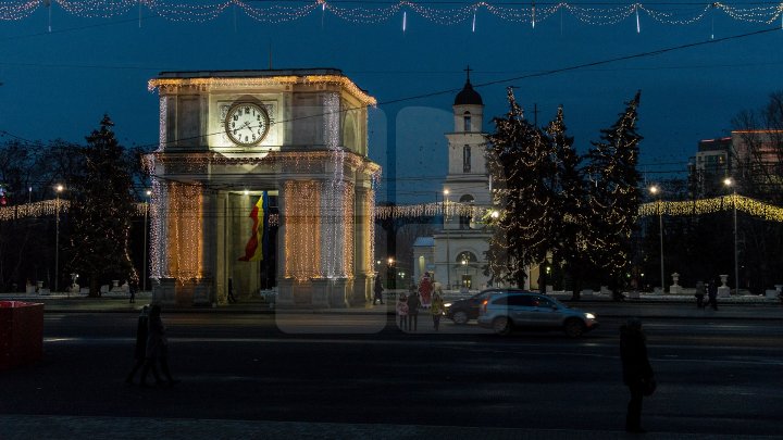 Ceasul de pe Arcul de Triumf va recăpăta "voce". Acesta urmează a fi reparat în curând (FOTO)